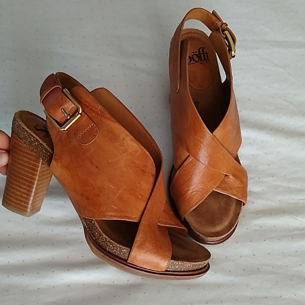 Söfft cognac brown block heel sandals